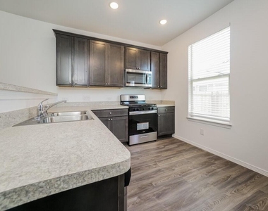 16630 Spirit Street - Photo Thumbnail 4