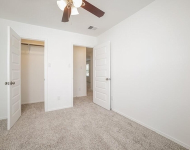 16630 Spirit Street - Photo Thumbnail 13