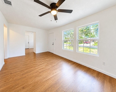 2108 Camille Street - Photo Thumbnail 4