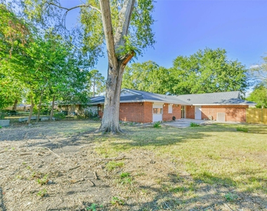 1918 Huntress Lane - Photo Thumbnail 23