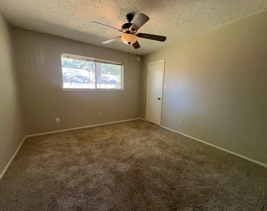 3107 Jenny Drive - Photo Thumbnail 6