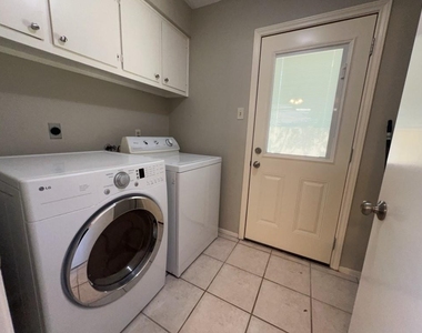 3107 Jenny Drive - Photo Thumbnail 10
