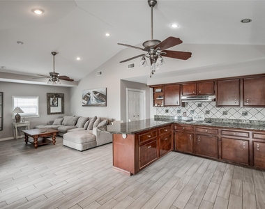 124 Mae Cir N - Photo Thumbnail 6