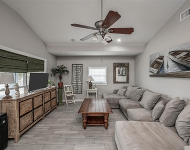 124 Mae Cir N - Photo Thumbnail 3