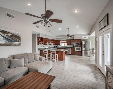 124 Mae Cir N - Photo Thumbnail 7