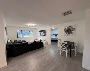 2765 Countryside Boulevard - Photo Thumbnail 10