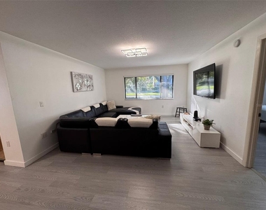 2765 Countryside Boulevard - Photo Thumbnail 13