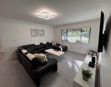 2765 Countryside Boulevard - Photo Thumbnail 14
