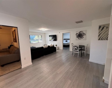 2765 Countryside Boulevard - Photo Thumbnail 9