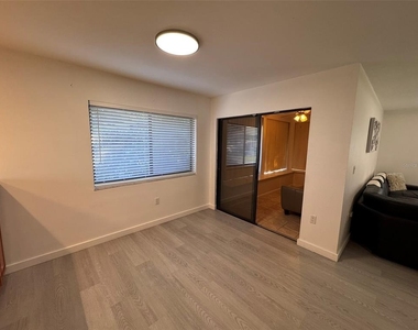 2765 Countryside Boulevard - Photo Thumbnail 8