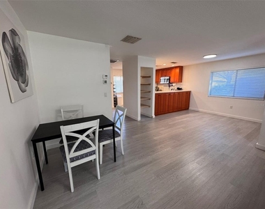 2765 Countryside Boulevard - Photo Thumbnail 12