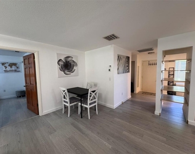 2765 Countryside Boulevard - Photo Thumbnail 11
