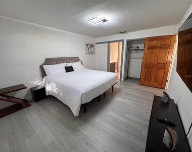 2765 Countryside Boulevard - Photo Thumbnail 17