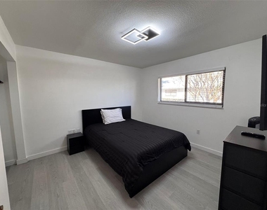 2765 Countryside Boulevard - Photo Thumbnail 28