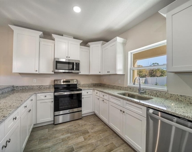 8415 Daves Homes Place - Photo Thumbnail 3