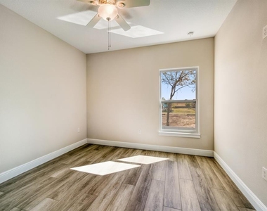 8415 Daves Homes Place - Photo Thumbnail 10