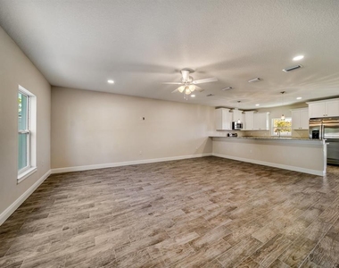 8415 Daves Homes Place - Photo Thumbnail 5