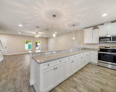 8415 Daves Homes Place - Photo Thumbnail 6