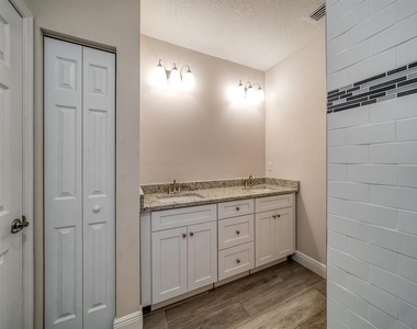8415 Daves Homes Place - Photo Thumbnail 14