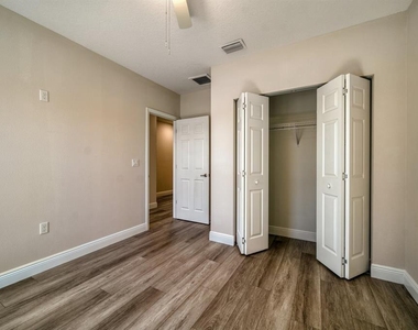8415 Daves Homes Place - Photo Thumbnail 11