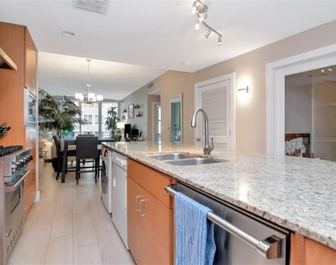 1120 E Kennedy Boulevard - Photo Thumbnail 2