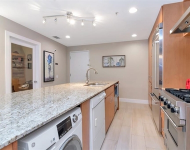 1120 E Kennedy Boulevard - Photo Thumbnail 3