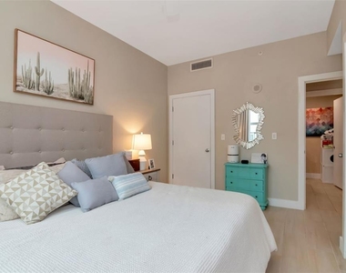 1120 E Kennedy Boulevard - Photo Thumbnail 15