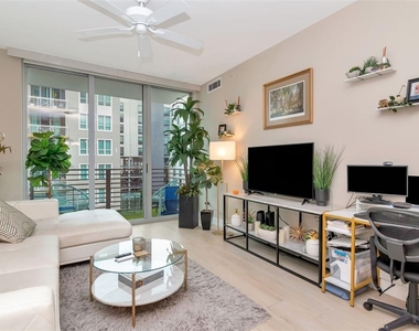 1120 E Kennedy Boulevard - Photo Thumbnail 9