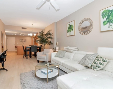 1120 E Kennedy Boulevard - Photo Thumbnail 12