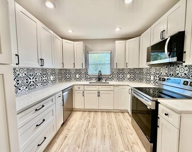 1545 Illinois Road - Photo Thumbnail 8