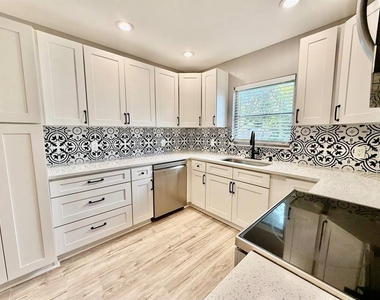 1545 Illinois Road - Photo Thumbnail 9