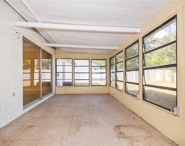 8530 Renald Boulevard - Photo Thumbnail 17