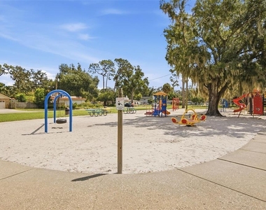 314 Deer Park Avenue - Photo Thumbnail 27