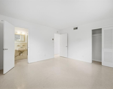 314 Deer Park Avenue - Photo Thumbnail 11