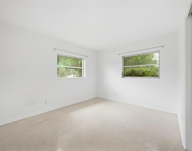 314 Deer Park Avenue - Photo Thumbnail 14
