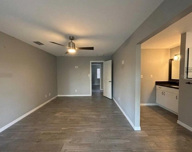 206 Van Lakes Boulevard - Photo Thumbnail 10