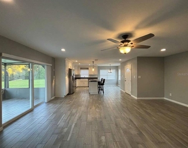 206 Van Lakes Boulevard - Photo Thumbnail 8