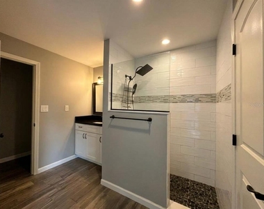 206 Van Lakes Boulevard - Photo Thumbnail 11