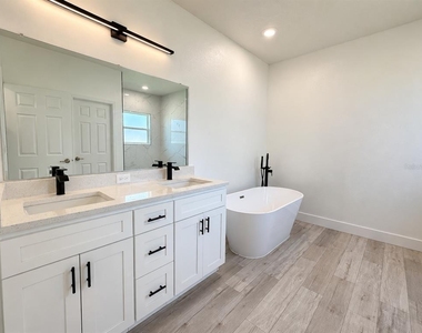 16895 Sw 50th Circle - Photo Thumbnail 11