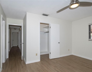 408 London Road - Photo Thumbnail 15