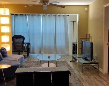 5459 Vineland Road - Photo Thumbnail 16