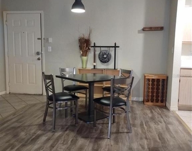 5459 Vineland Road - Photo Thumbnail 6