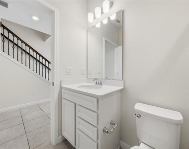 5586 Pineland Run - Photo Thumbnail 10