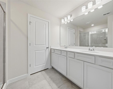 5586 Pineland Run - Photo Thumbnail 17