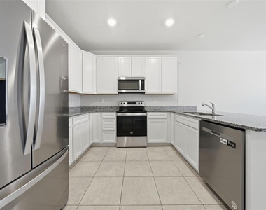5586 Pineland Run - Photo Thumbnail 3