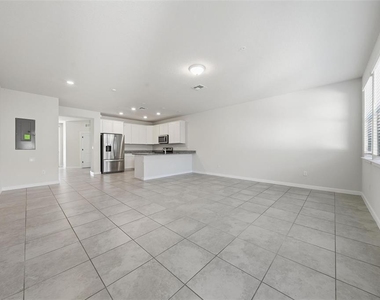 5586 Pineland Run - Photo Thumbnail 7