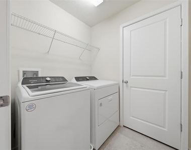 5586 Pineland Run - Photo Thumbnail 28