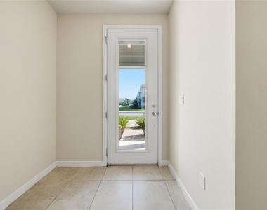 5586 Pineland Run - Photo Thumbnail 2