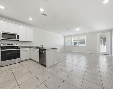 5586 Pineland Run - Photo Thumbnail 5