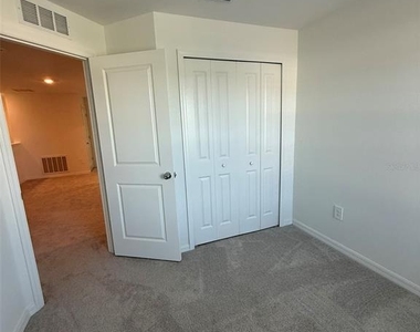 10983 65th Terrace E - Photo Thumbnail 8